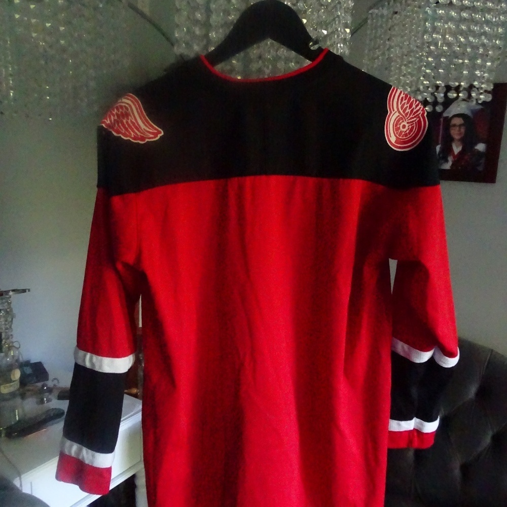 MIGHTY MAC SPORTS DETROIT RED WINGS JERSEY  KIDS SIZE XL 18 - Picture 2 of 2